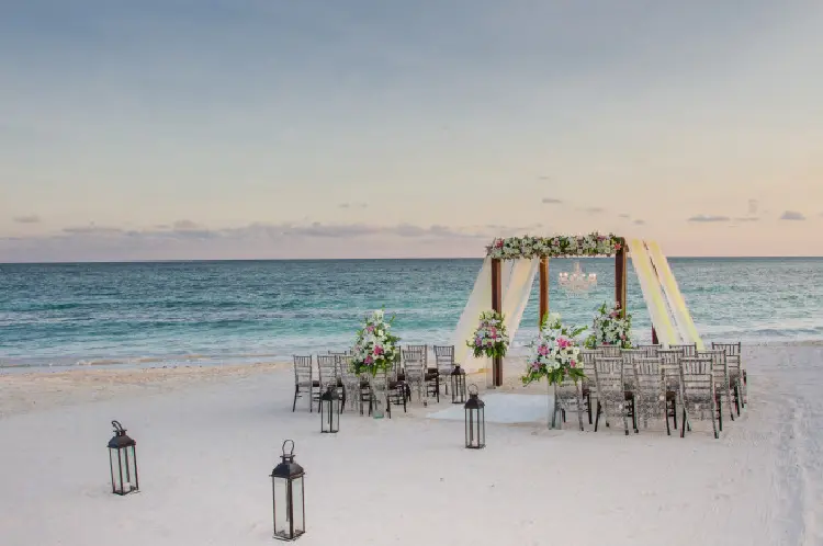 Open-air wedding photo booth setup at an Orlando venue