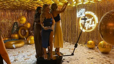 Open-air glam photo booth at a Tampa Bay wedding